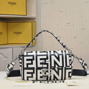 FENDI Baguette Bag