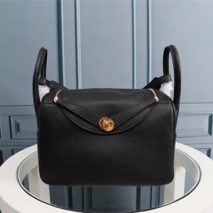 Hermes Lindy Bag in black