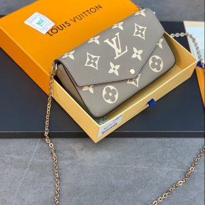 LV FÉLICIE POCHETTE Chain Bag